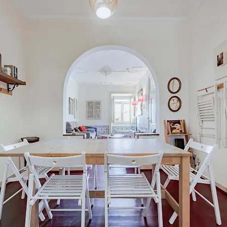 Tagus Views - 2br Alfama Castle - Historic Gem Lisboa