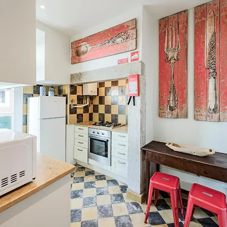 Tagus Views - 2br Alfama Castle - Historic Gem Appartement Lisboa
