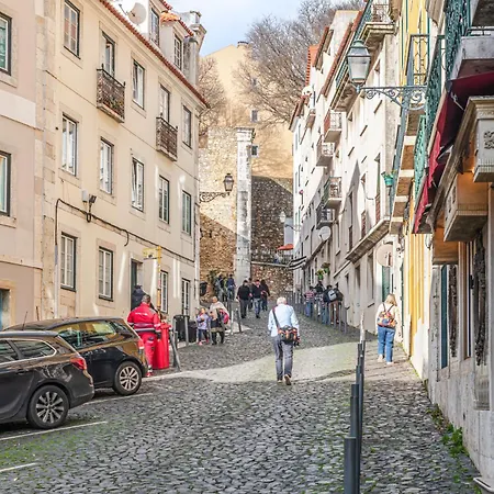 Appartement Tagus Views - 2br Alfama Castle - Historic Gem Lisboa