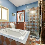 Tagus Views - 2br Alfama Castle - Historic Gem Lisbon