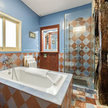 Tagus Views - 2br Alfama Castle - Historic Gem Lissabon