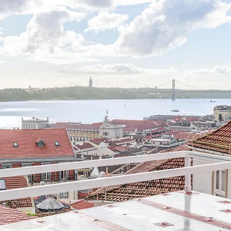 Appartamento Tagus Views - 2br Alfama Castle - Historic Gem