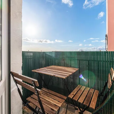 Tagus Views - 2br Alfama Castle - Historic Gem * Lisbona