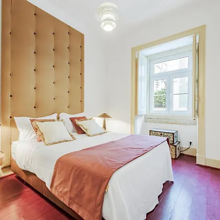 Tagus Views - 2br Alfama Castle - Historic Gem