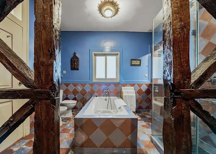 Apartament Tagus Views - 2br Alfama Castle - Historic Gem