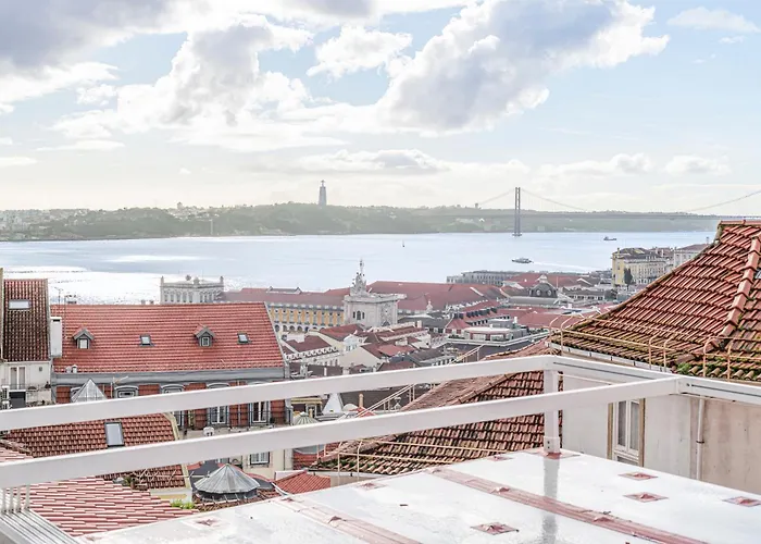 Apartment Tagus Views - 2br Alfama Castle - Historic Gem