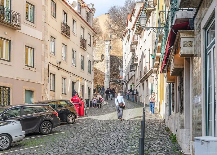 Apartament Tagus Views - 2br Alfama Castle - Historic Gem Lizbona