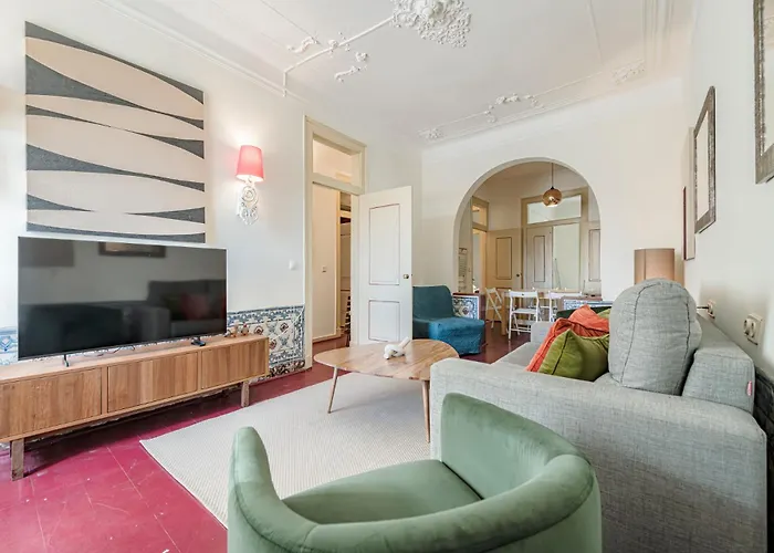 Tagus Views - 2br Alfama Castle - Historic Gem Апартаменти Лісабон