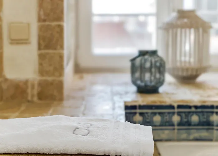 Tagus Views - 2br Alfama Castle - Historic Gem Apartament