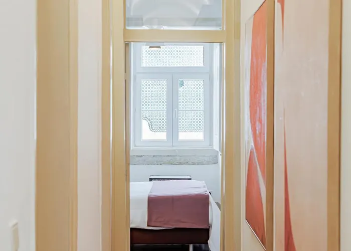 Tagus Views - 2br Alfama Castle - Historic Gem * Лісабон