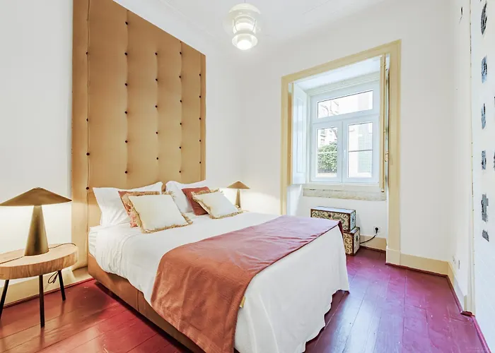 Tagus Views - 2br Alfama Castle - Historic Gem