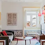 Tagus Views - 2br Alfama Castle - Historic Gem Apartamento