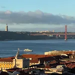 Apartamento Tagus Views - 2br Alfama Castle - Historic Gem *